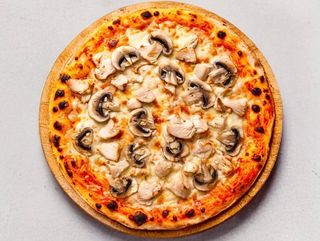 Пицца с курицей и грибами