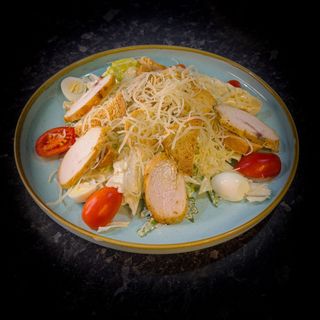Салат "Цезарь" с куриной грудкой
