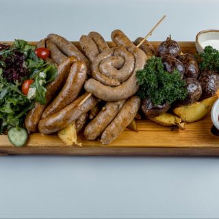 Ассорти из фирменных колбасок