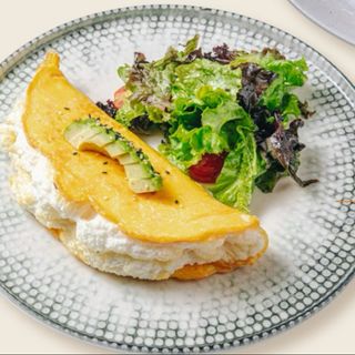 Омлет белковый с авокадо