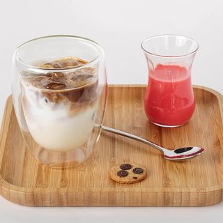 Испанский латте с клубничным соусом (холодный)