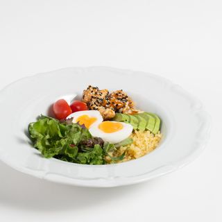 Боул с булгуром и курицей