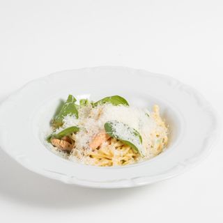 Лингвини с лососем