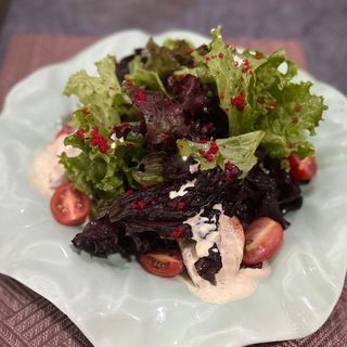 Теплый салат с семгой