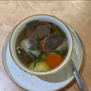 Сорпа с говядиной и казы