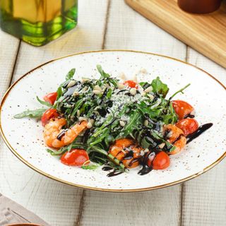 Салат из рукколы с креветками