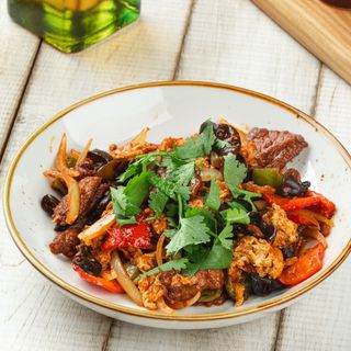 Горячий салат Мошуру