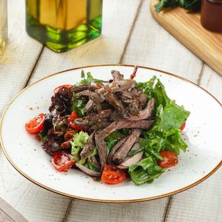 Салат с ростбифом