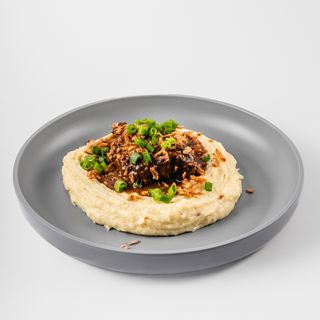 Томленные говяжьи  щечки с трюфельным пюре