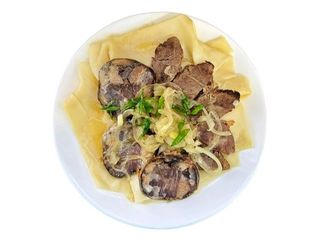 Бесбармак ( 300гр) с бульоном(200гр)