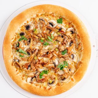 Пицца с курицей карри и грибами
