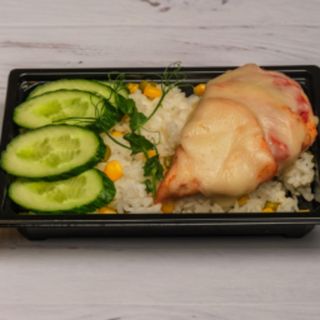 Грудка куриная Парминьяна с рисом