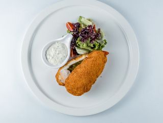 Котлета по-Киевски с соусом "Тартар"