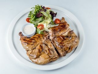 Цыпленок табака под сливочно-чесночным соусом