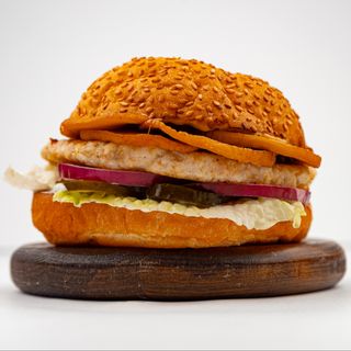 Грибной бургер с куриной котлетой