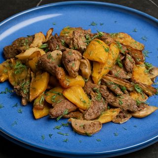 Картофель жаренный с ветчиной