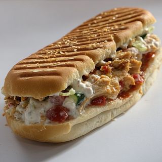 Донер в батоне (куриный)