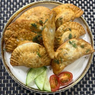 Чебуреки с говядиной (8 шт.)