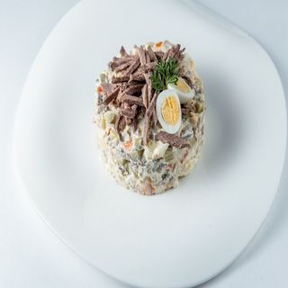 Салат "Оливье" с мясом