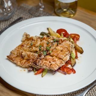 Судак тушеный с овощами