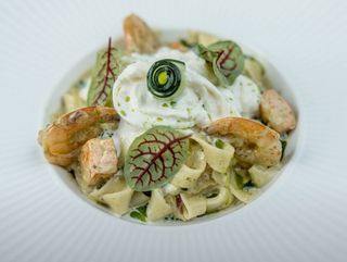 Паста с морепродуктами с сыром страчателла