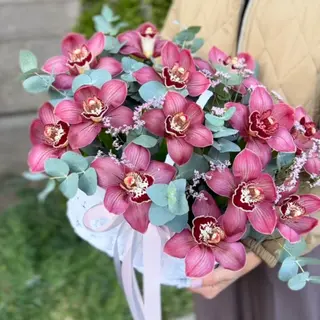 Орхидеи в корзине