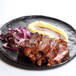 Брискет томленый в смокере