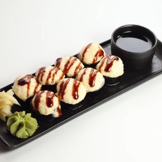 Ролл запеченный с лососем и унаги