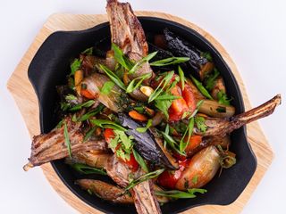 Чвени бостани