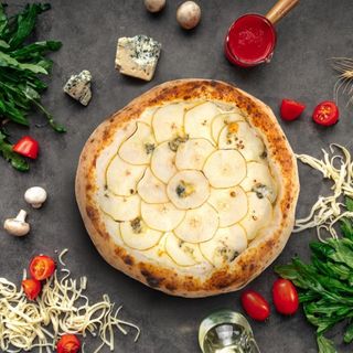 Пицца "Груша Горгондзола"