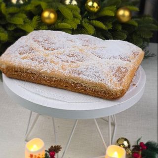 Пирог бисквитный с заварным кремом 600 гр