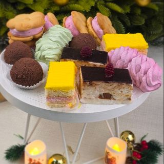 Набор пирожных Праздничный №1 670гр