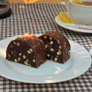 Пирожное шоколадное Полено (75 гр)