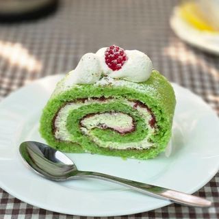 Пирожное Рулет Фисташковый 115гр