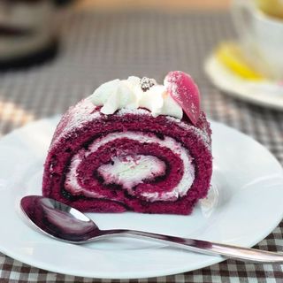 Пирожное Рулет со смородиной 115гр