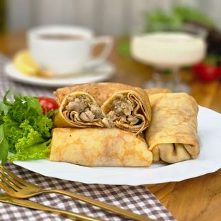 Сиыр еті мен тауық еті қосылған құймақтар 300г/4  / Блины с говядиной и курицей 300гр/4 шт