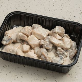 Филе куриное с грибами в сливочном соусе