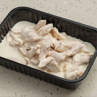 Куриное филе в белом соусе 