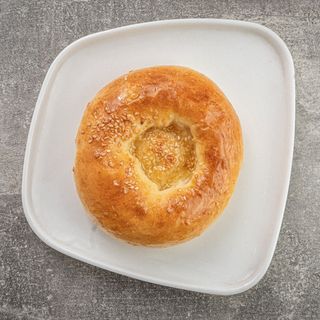 Лепешка с кунжутом