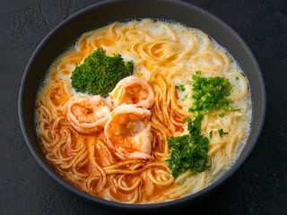 Креветки в молочном бульоне