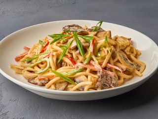 Говядина в сливочном соусе блэк-пеппер