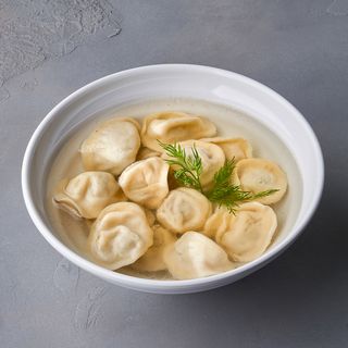 Пельмени с прозрачным бульоном