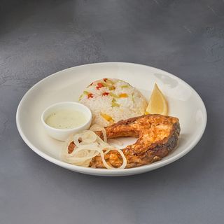 Сазан жаренный с рисом