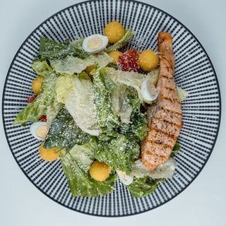 Салат  с семгой