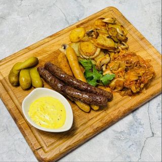 Фирменные колбаски по-деревенски