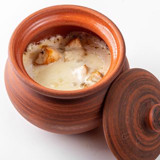 Куриное филе в горшочке