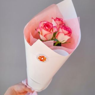 Букет "Комплимент" из 3 роз