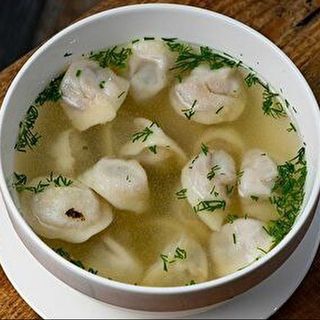 Пельмени в бульоне