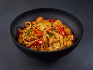 Лапша с курицей WOK