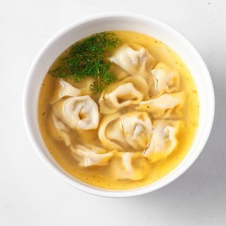 Пельмени с бульоном